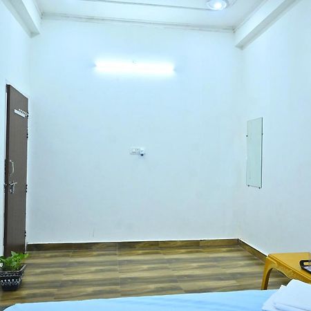 Pitambara Dham Hotel Vrindavan Ngoại thất bức ảnh