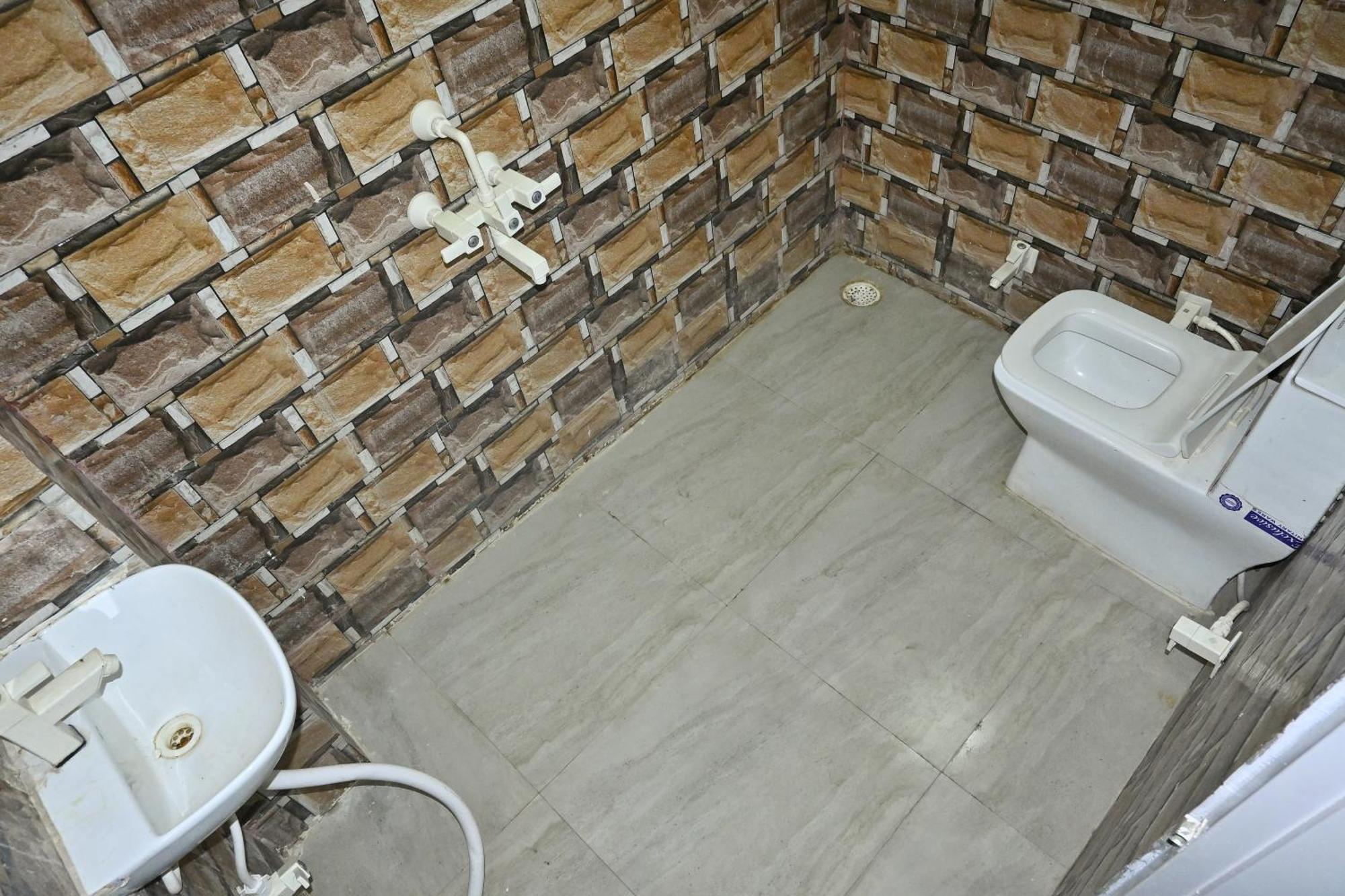 Pitambara Dham Hotel Vrindavan Ngoại thất bức ảnh